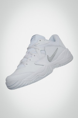 Женские теннисные кроссовки Nike Court Lite 2 (белые / серебристые)